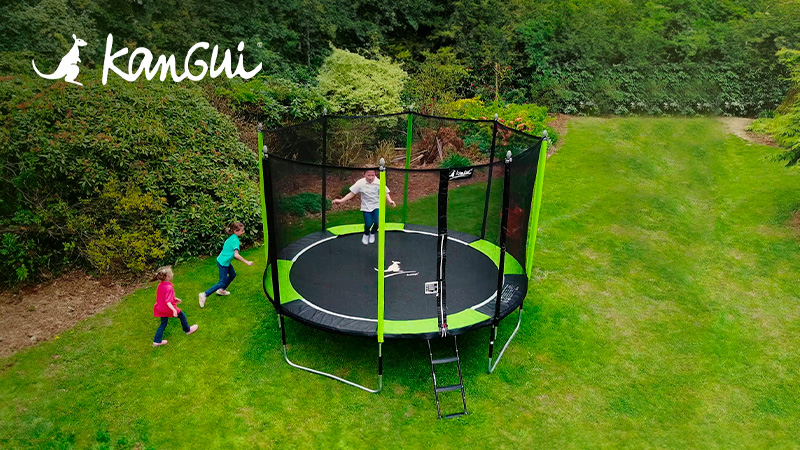  TRAMPOLINES & AIRES DE JEUX